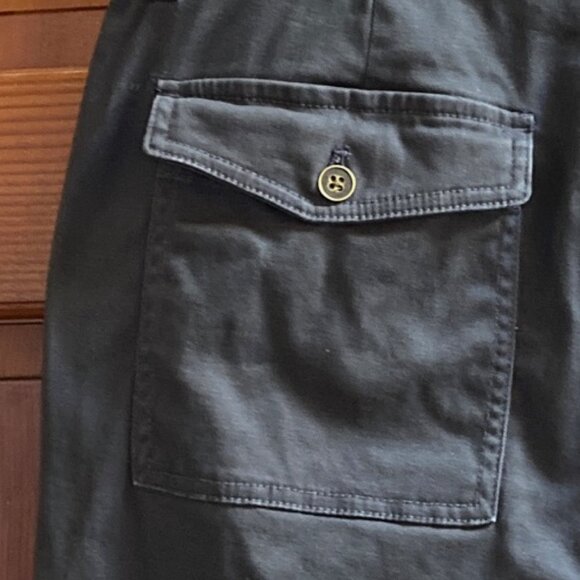 Old Navy Cargo Skirt - Dark Gray - Size 12 - Zipper pockets - Picture 3 of 6
